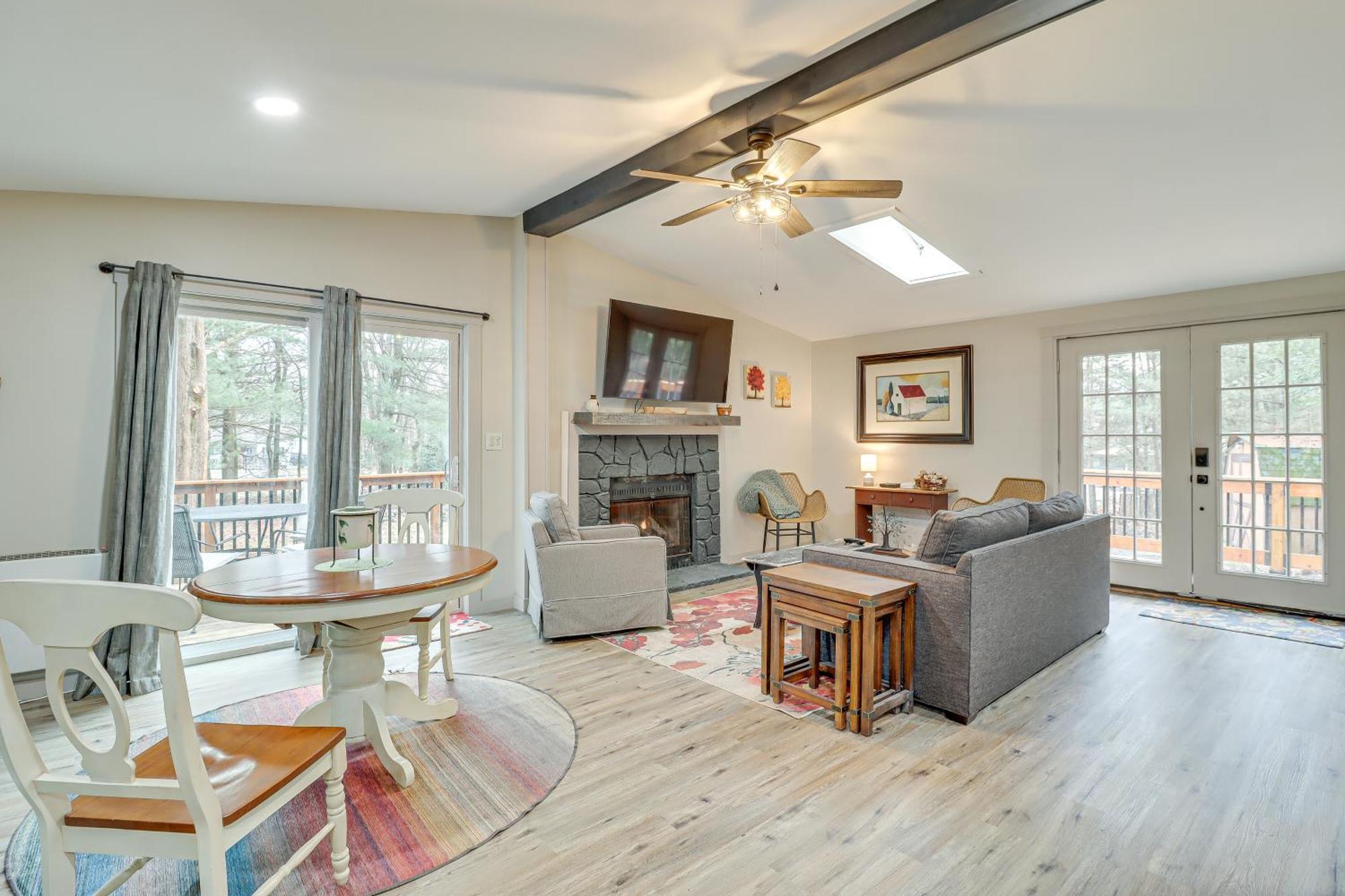 Quaint Jim Thorpe Cabin Retreat, Walk To Beach! Exteriör bild
